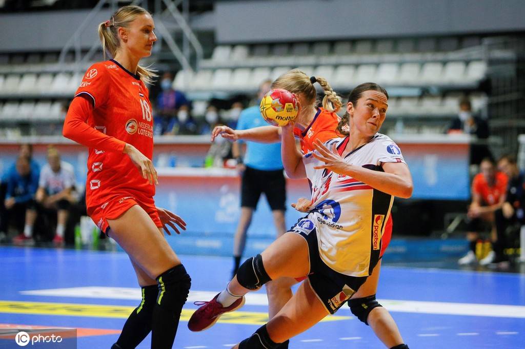 2021女子手球世锦赛小组赛:挪威 37-34 荷兰-搜狐大视野-搜狐新闻