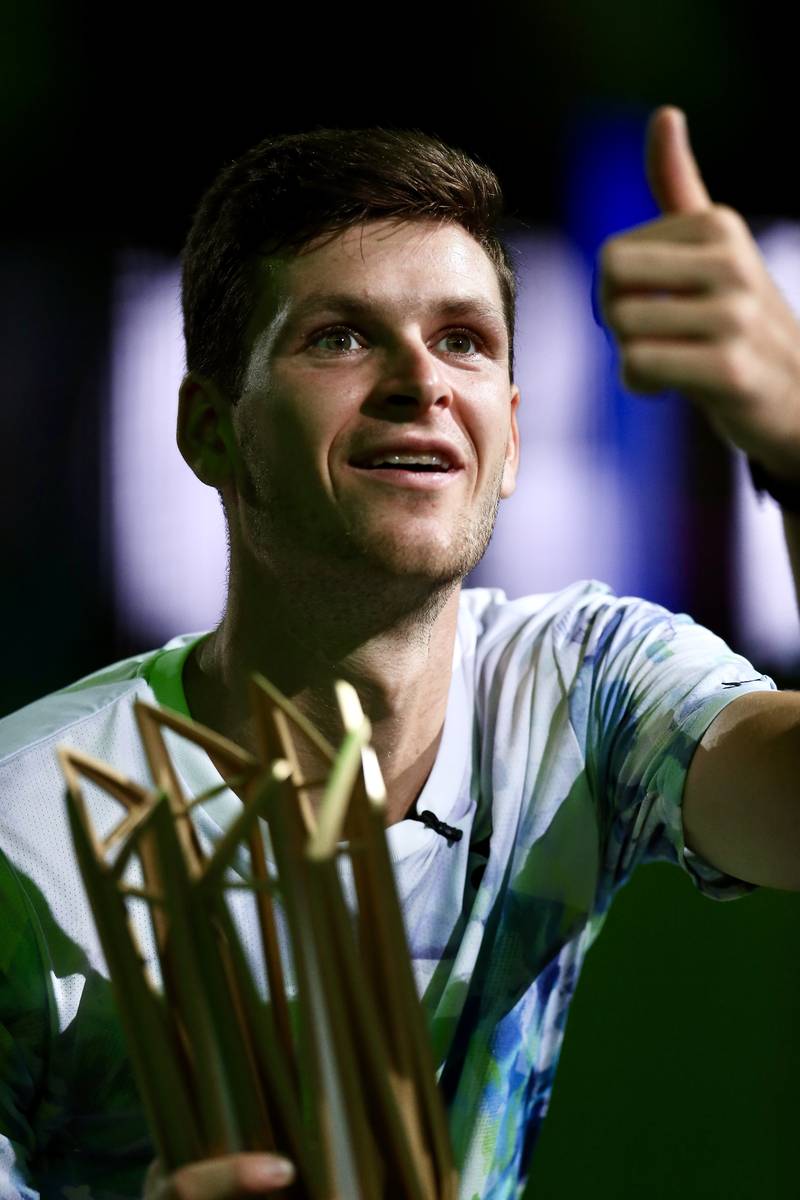 组图上海大师赛胡尔卡奇21夺冠捧杯激动比赞