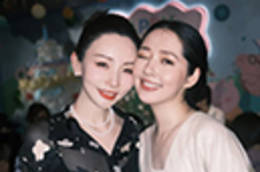 郭碧婷与闺蜜夕又米合照