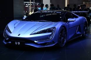 比亚迪百万超跑!仰望U9:超个性方向盘