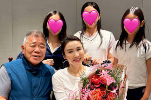 黎姿一家五口合影好有爱