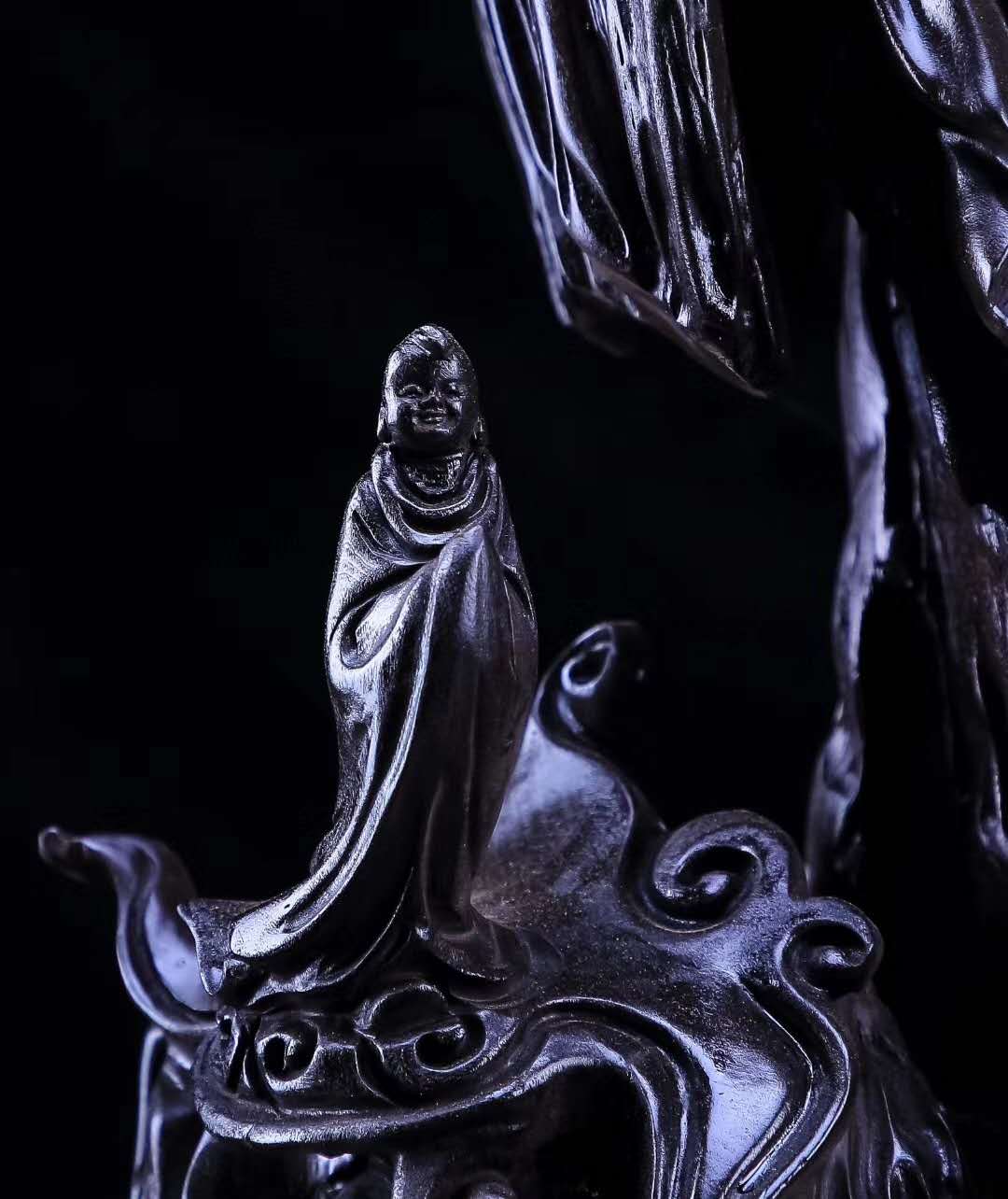 世间多烦恼莫如念菩提红椿木雕欣赏求佛一花一世界