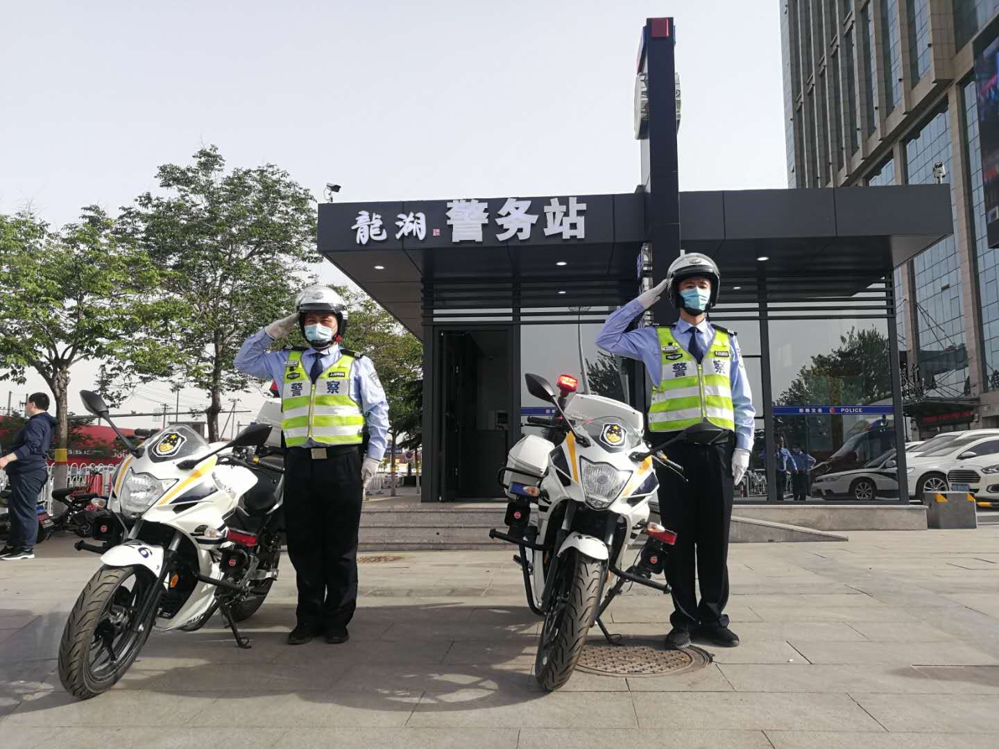 24小时不熄灭的"平安灯—邯郸交巡警务站