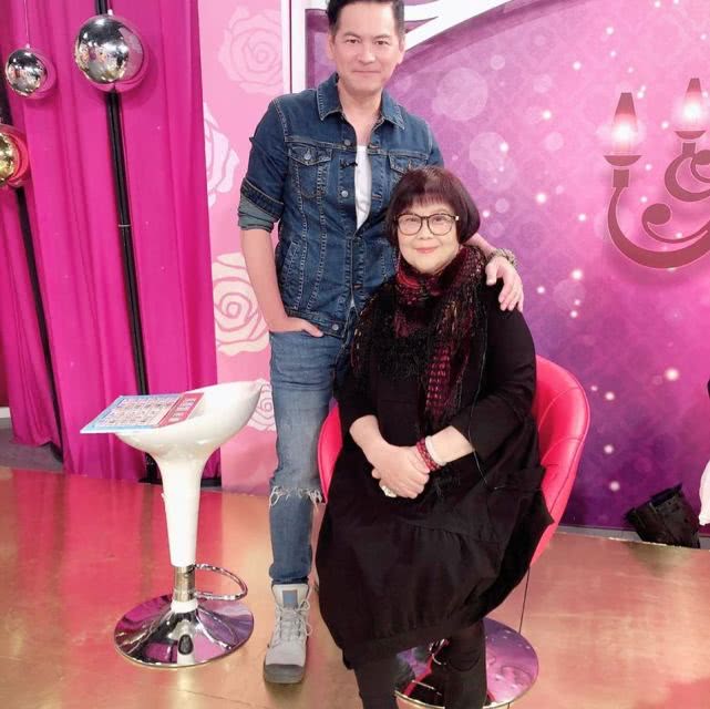 马国贤妈妈能从那样的婆婆手底下生活过来也是相当不容易.