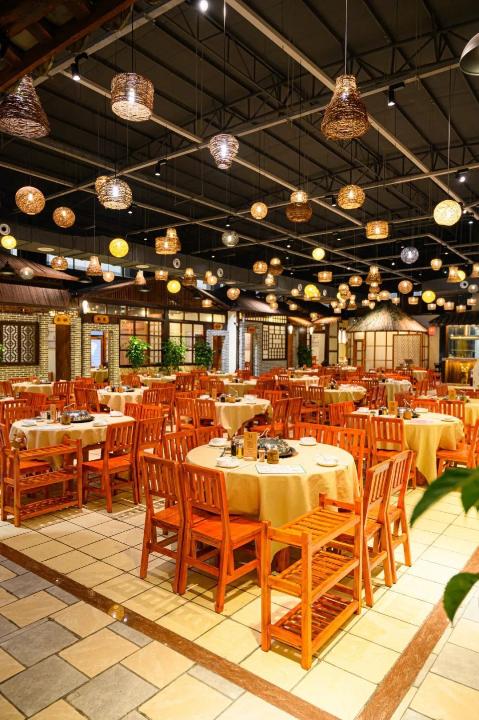 渔村蒸汽火锅50款海鲜通通安排上