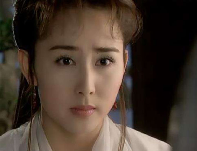 当红时嫁到国外,儿子才1岁就回国拍戏,今41岁靠美貌继续翻红