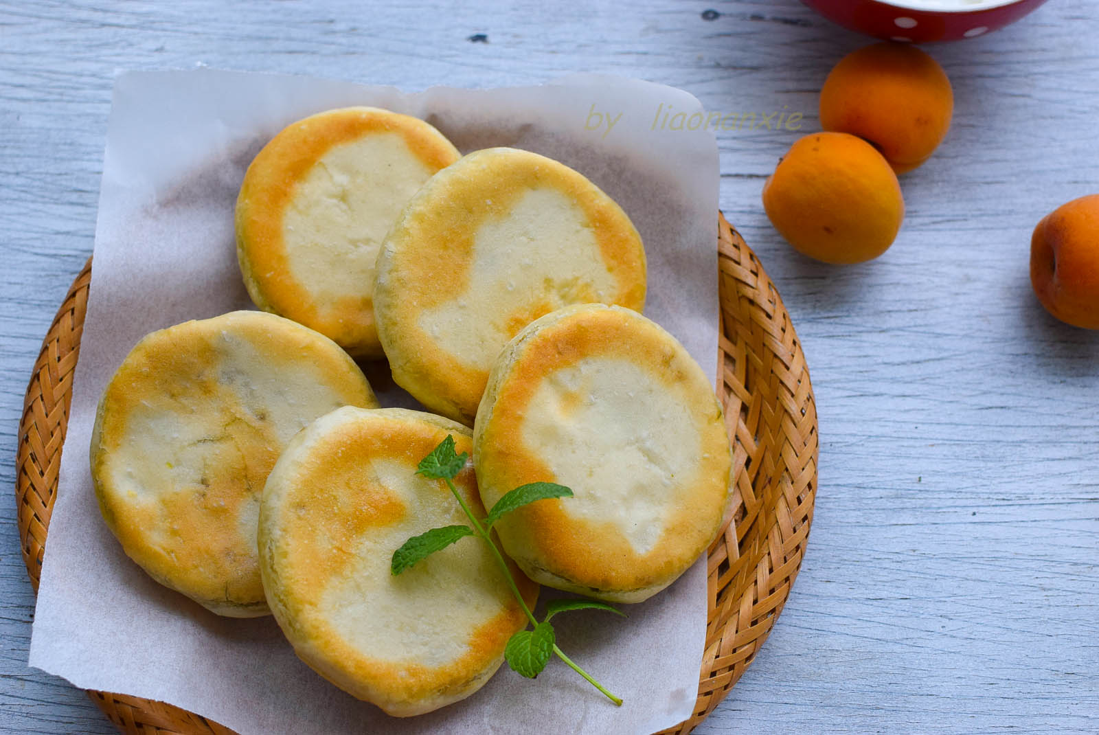 馅饼加牛奶这混搭的早餐上桌不到10分钟就光盘了