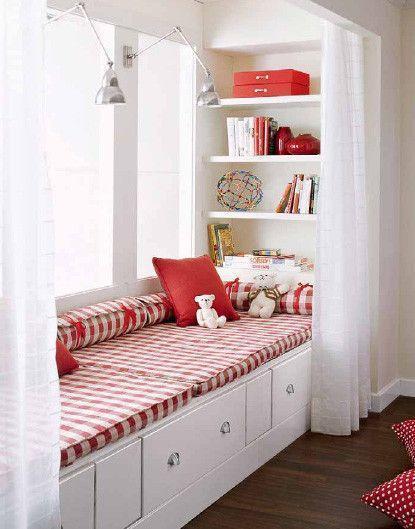 飘窗空着好浪费直接改成一张床家里来客人也不用愁了