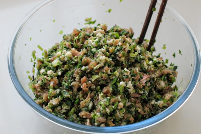 原创野生山芹馅蒸饺鲜美无比只有这个季节能吃到错过还得等一年