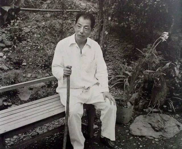 张学良在晚年时期,多次说:"我21岁就作战了,对这内战我是恨透了.