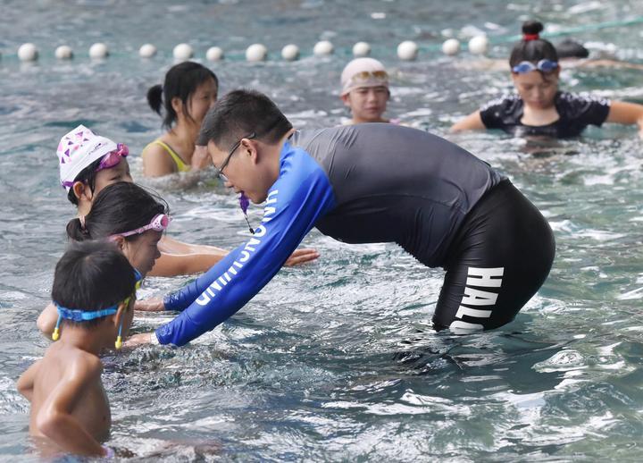 夏季游泳好時節糖尿病兒童要注意這些