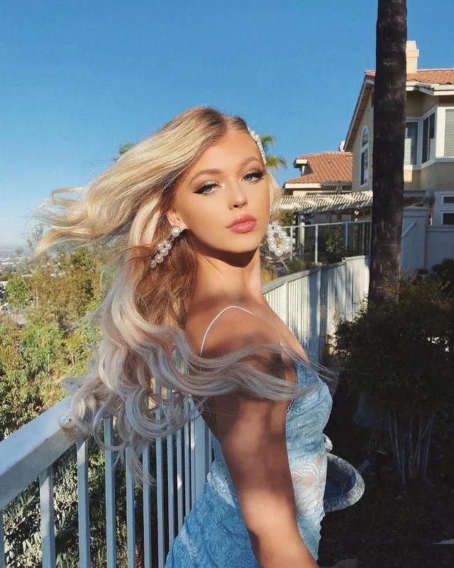 坐拥6000万粉丝的人间芭比lorengray这个00后真的太美了