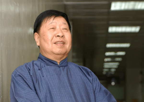 马季提携晚辈为何总爱带上他一辈子没拜师的海青竟能代替李文华