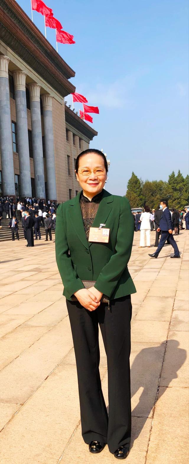 全国政协常委赵雯向大会提出关于设立国家知识产权法院的建议