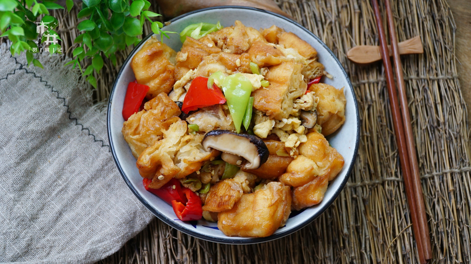 不管剩馒头剩油条,我家从不蒸着吃,学会一招,比新鲜的还好吃