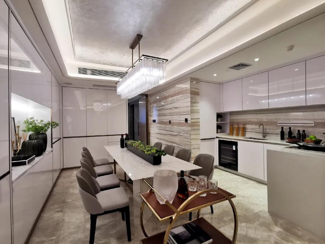 龙华金茂府510平顶复开放第一天我过了2小时塔尖业主瘾