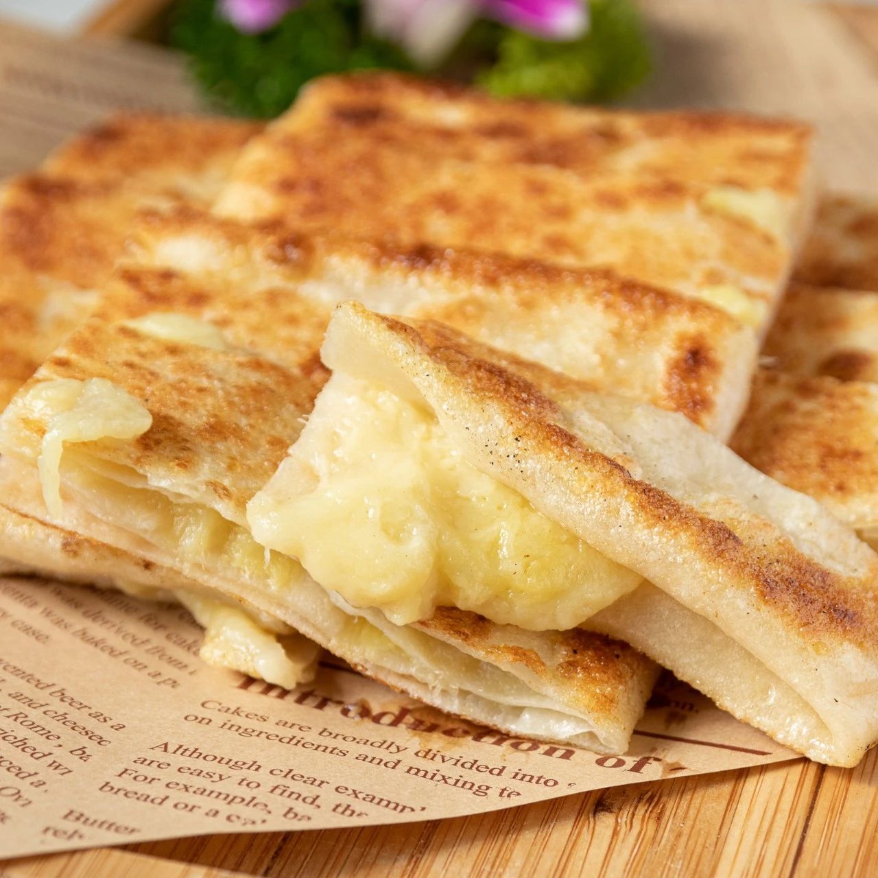 榴莲的种类繁多 但星亚的榴莲飞饼用料超讲究 它就是让无数榴莲控兴奋