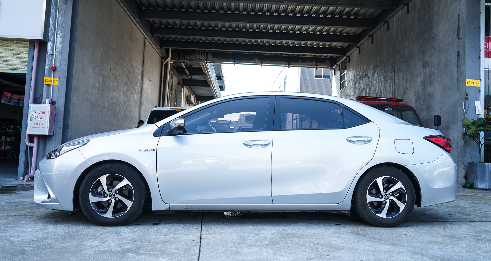 丰田雷凌双擎改装tei racing 街道版绞牙避震