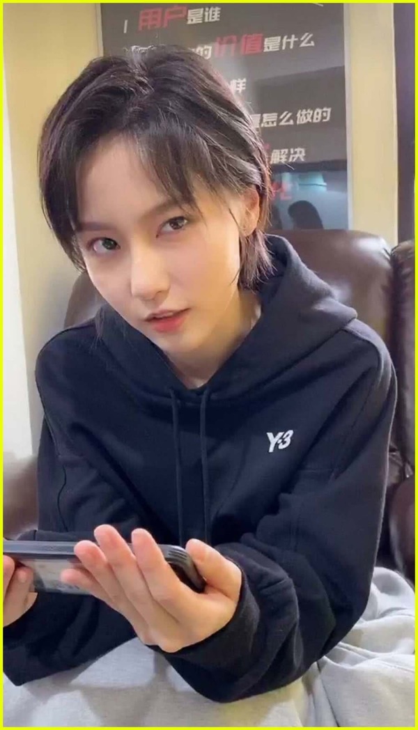 诸葛大力被选为虎扑女神直播无修图曝光后颜值很真实