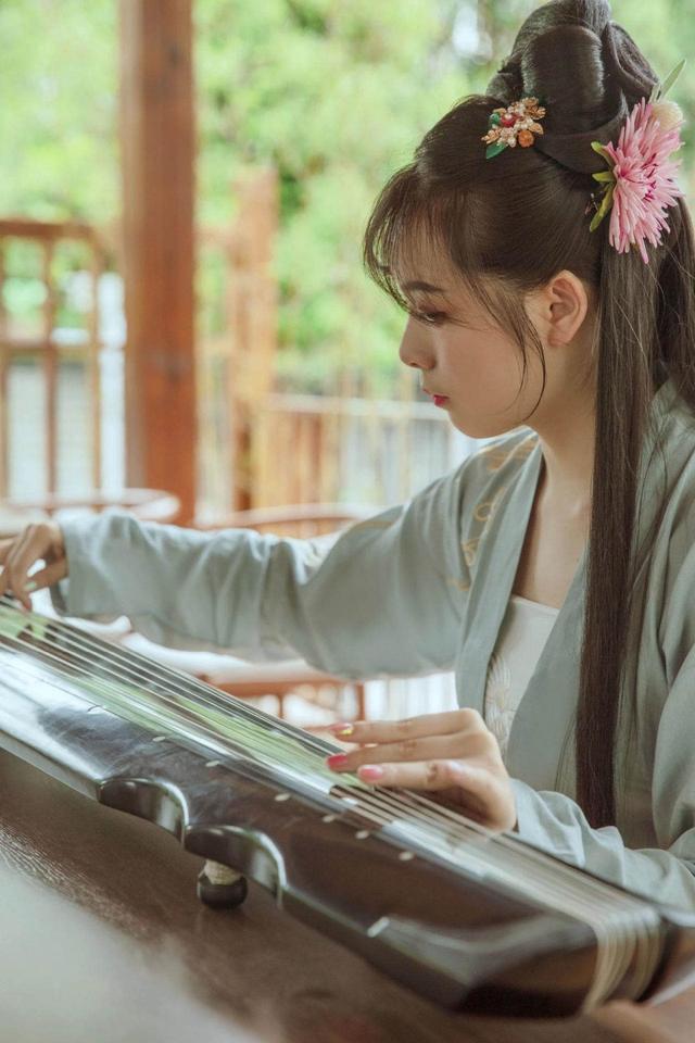 一秒穿越回宋朝重庆绝美国风餐厅看汉服听古琴