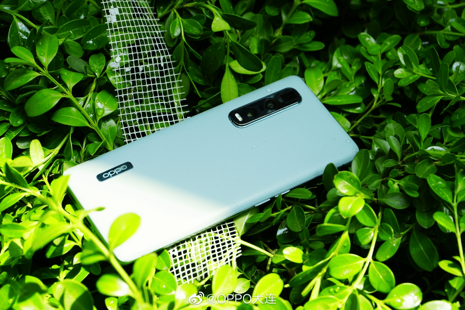 find x2 pro是oppo今年推出的高端旗舰产品,它配备了一块三星定制的