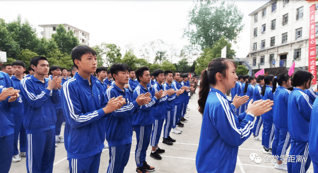 小堂妹儿相信在各级领导的支持关心下,川锅技校定能让中华武术传承