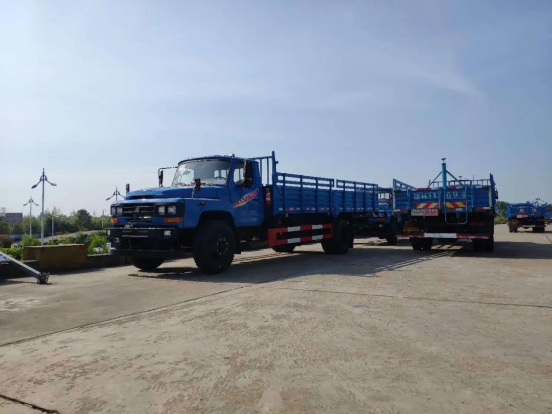 快来看我们又又又添新车辆啦成功大车学车季你的就业我做主