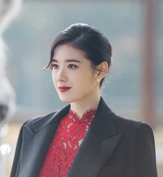 玩悠悠球的孩子什么身份?雨天的裂痕是什么?_李霖和