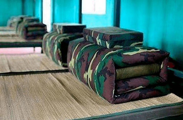 解放军把被子叠成豆腐块,美军是怎么样的?答案跟你想的不同_内务