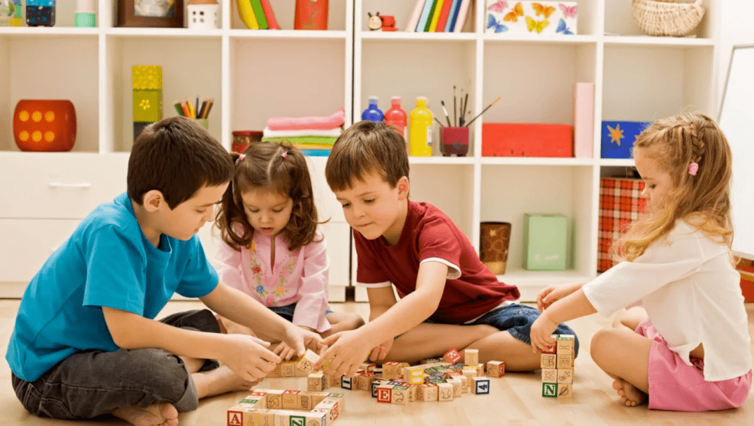 看哪behold:八岁孩子与兄弟姐妹和朋友之间的相处关系