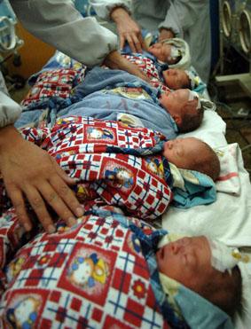 河南五胞胎已经16岁了,个个优秀奖状贴满屋,家长是怎么教育的?