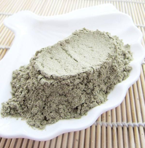 益母草,研磨成细粉(越细越好);每次洗脸的时候取适量,加少量蜂蜜或醋