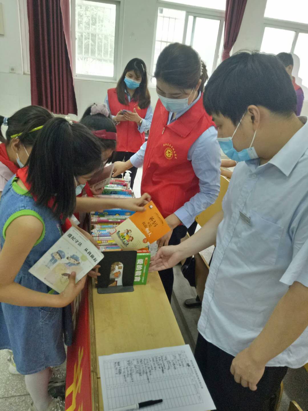 肥西县图书馆开展服务宣传周活动