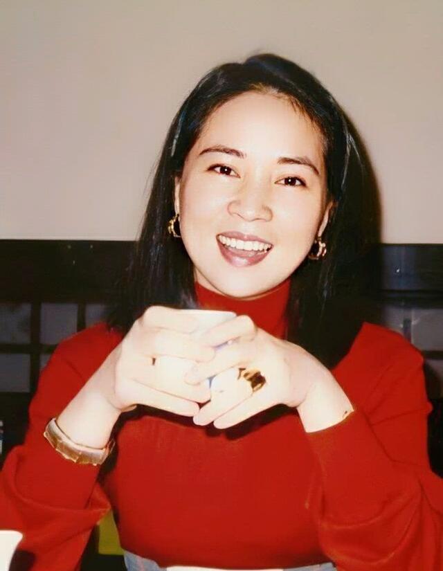 1982年,她下嫁成龙,今66岁掌管几十亿的家产,网友:值了_林凤娇