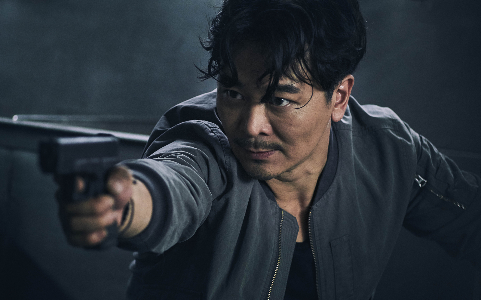 吴樾要求对手真打,结果他的腰椎被踢成骨裂,躺了半天没缓过劲来_动作