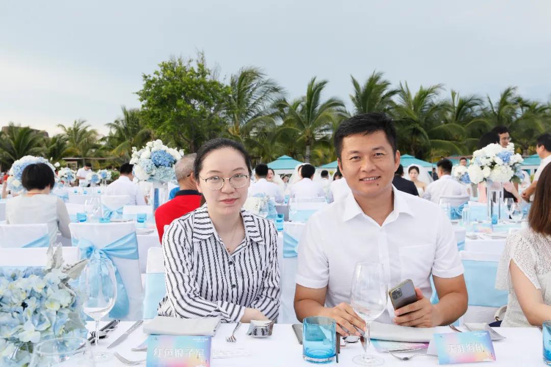 园区进行了沟通交流与各级政府领导,景区,合作伙伴现场,马婷总经理,王