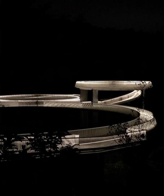 深圳光明玻璃桥免费开放啦,城市新地标,闹市中的天然氧吧