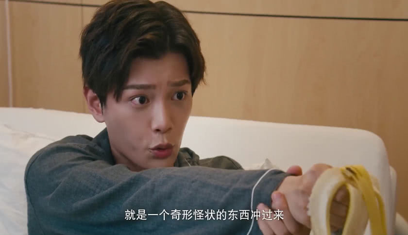 而且编剧在微博也有暗示过,韩影帝和韩烁是同一个人,而演员表中也只有