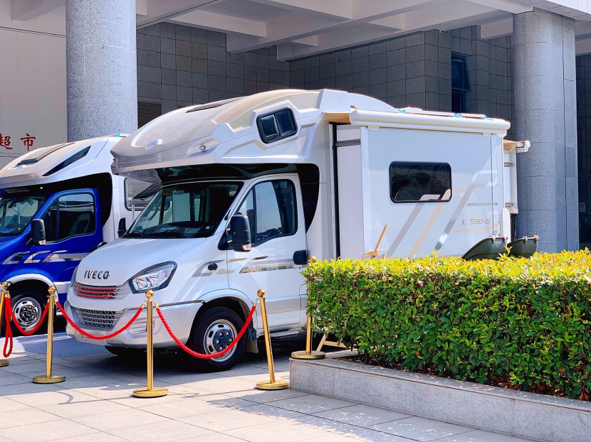 如今房車行業,雙層地板結構被廣泛的應用於旅居車中的高端車型,特殊的