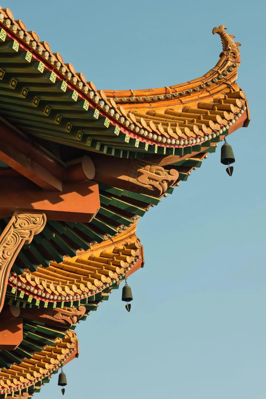 水戗发戗"和"嫩戗发戗"这种起翘檐角按营造方式分为古建筑学名发戗