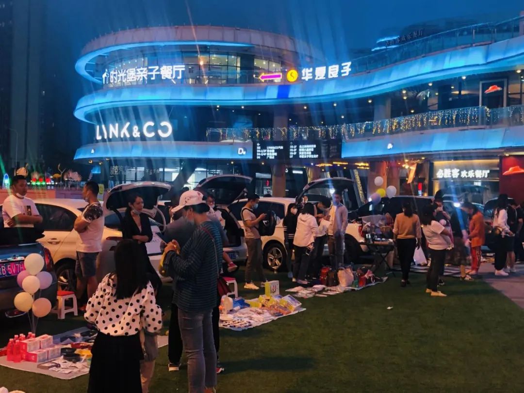 打造夜经济共筑烟火气 吾悦商圈繁华重启67_广场