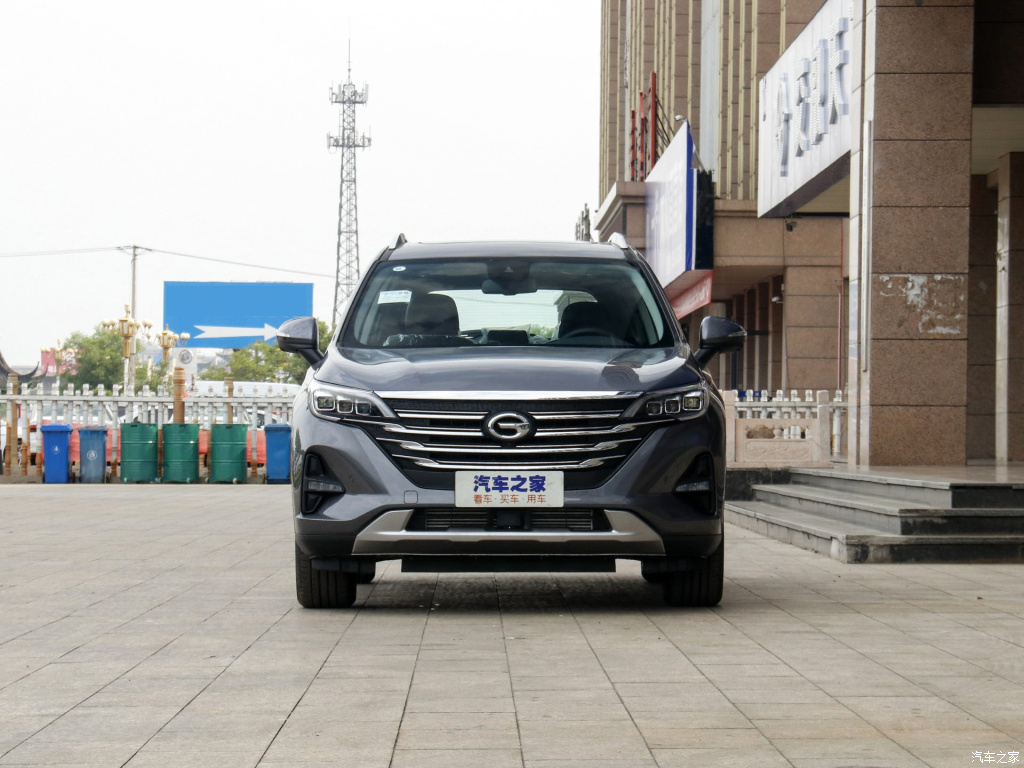 内饰小改/配置丰富 主打年轻化的2020款传祺gs5实力如何?