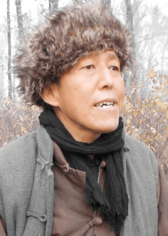 土夫子剧照1962年出生于内蒙宁城县的姚玉忠,虽然只