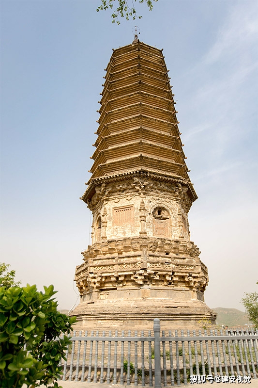 荆轲塔建在34米高的衣冠冢上荆轲暗杀秦王被杀后人们建了多座荆轲墓