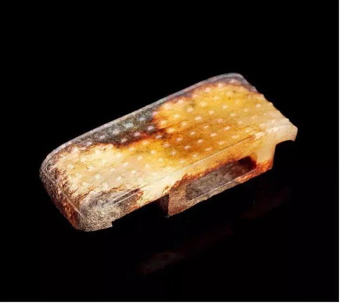 细品馆藏古玉46种沁色之妙