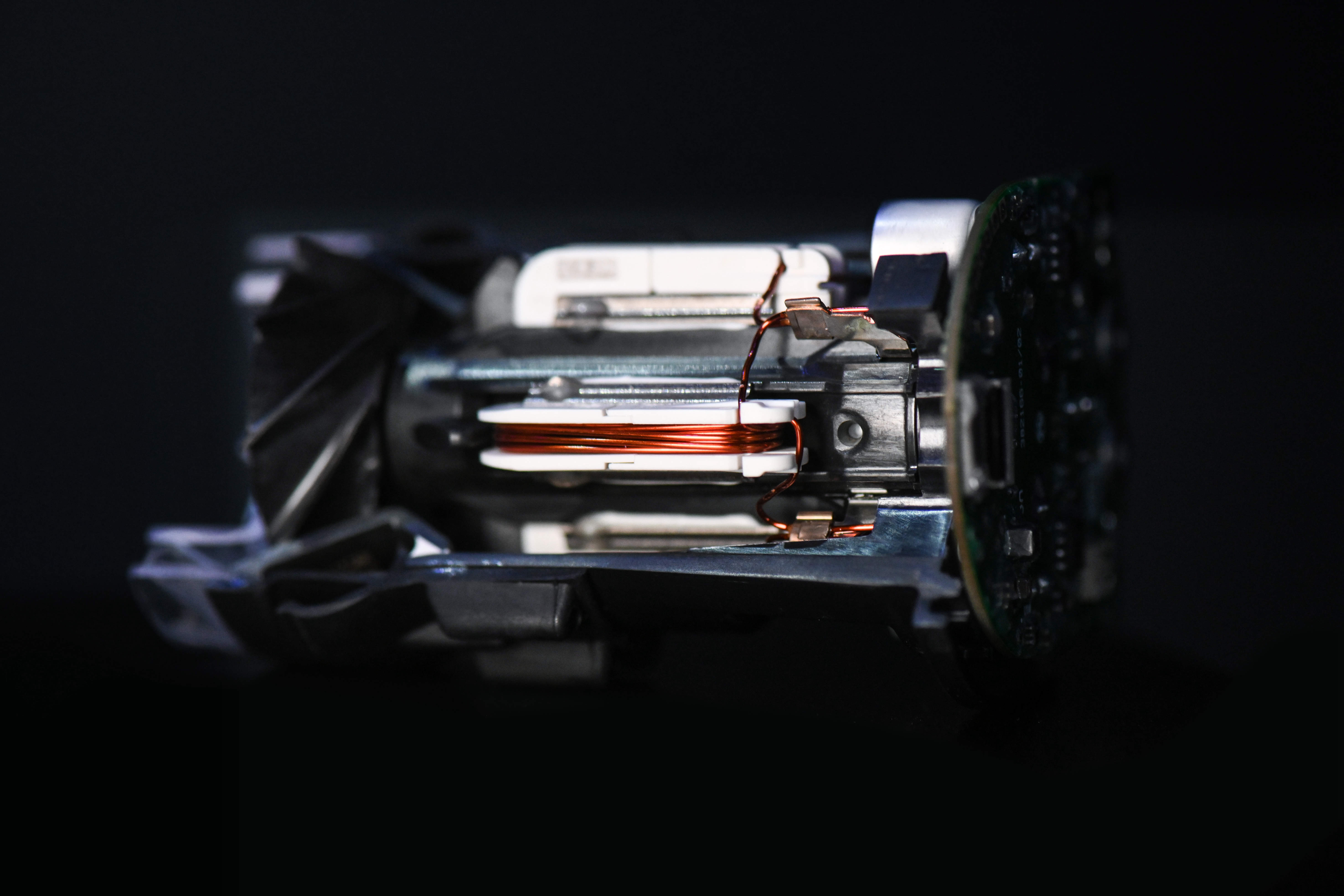 戴森全新digital slim轻量无绳吸尘器全球首发 轻量科技,性能不妥协