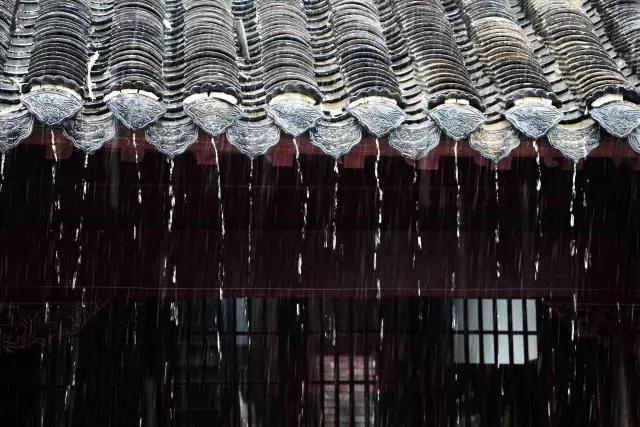 徐州一场雨丨水镇一首诗