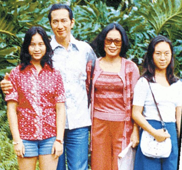 原创何鸿燊二房懒理大房家事两房多年隔阂黎婉华离世时蓝琼缨未送别