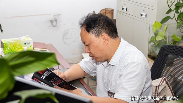 中国东方教育匠师:张兴强 ▎不忘初心 新华十载风雨同舟