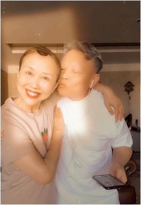 98版《水浒传》李逵亲吻妻子,画面太腻歪,裸婚38年仍是热恋期_赵小锐
